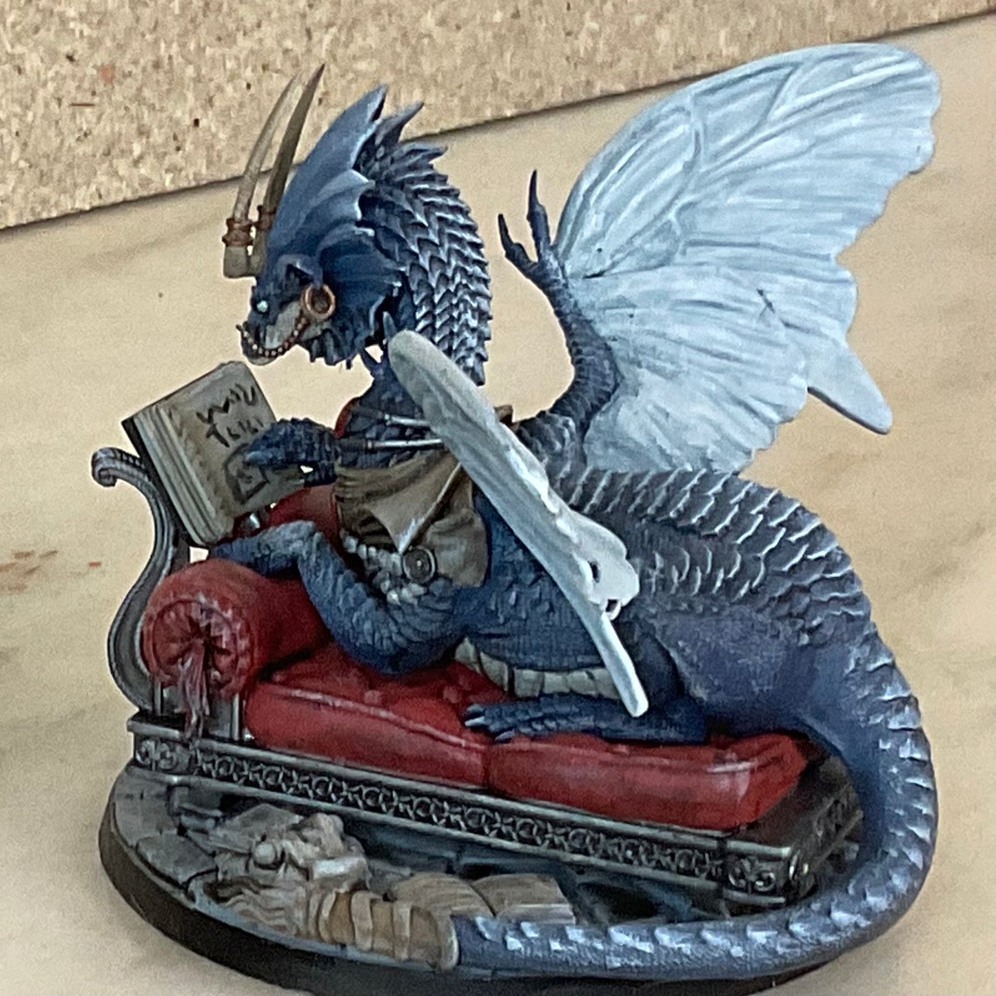 Dragón Hechicero pintado a mano